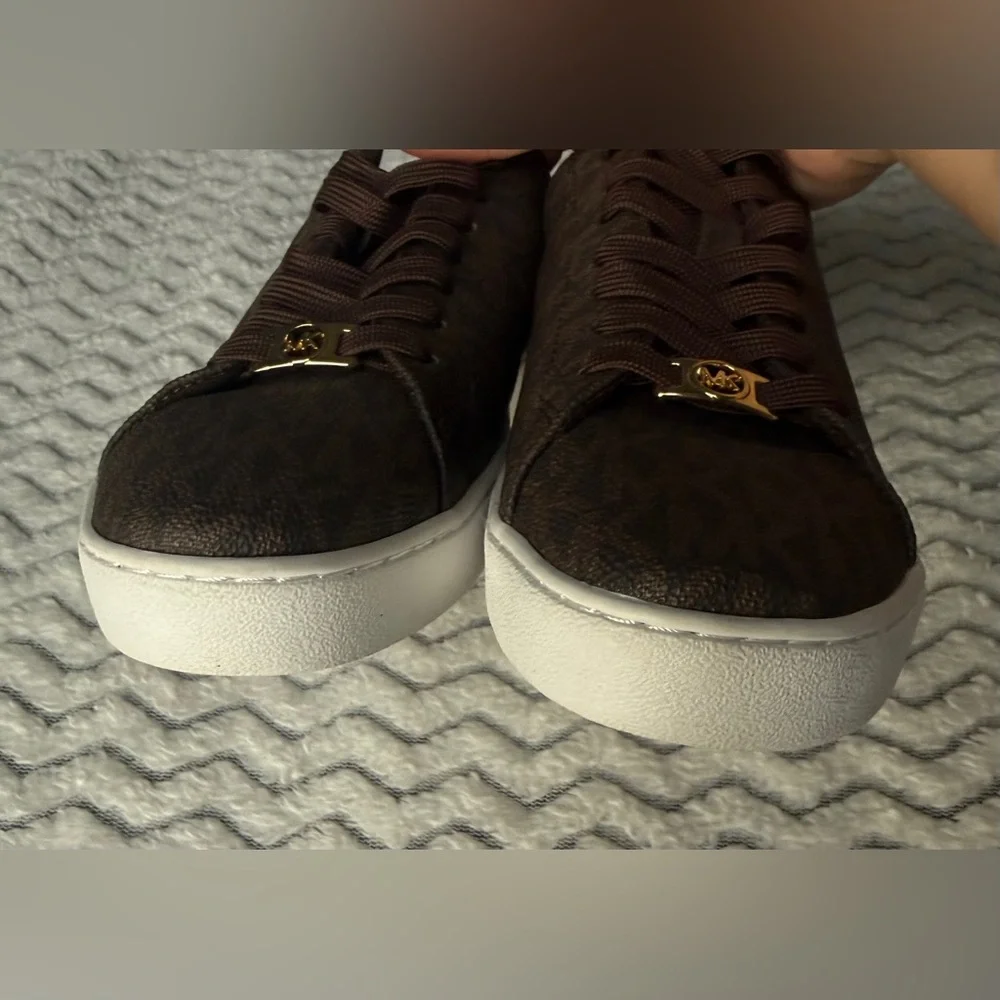 Michael Kors Keaton Brown Gold Logo Round Toe Lace Up Sneakers Shoe Sz 7.5M